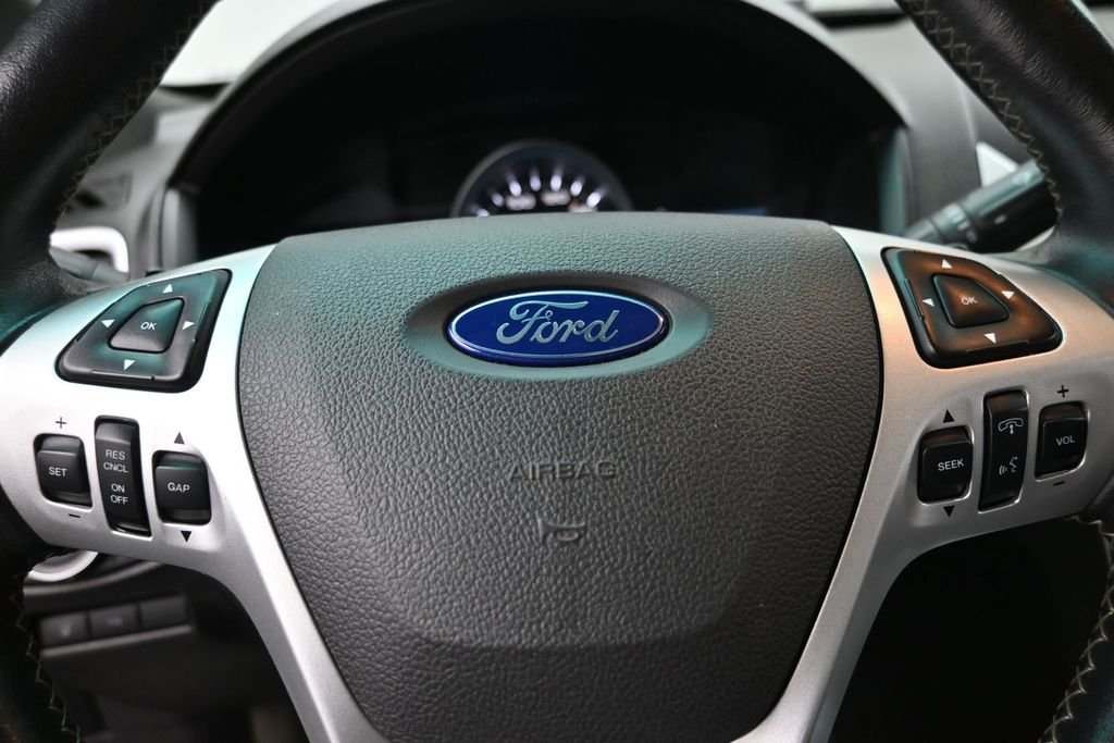 Used 2015 Black Ford Sport image 19