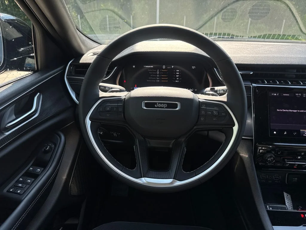 Used 2025 Diamond Black Jeep Altitude X image 19