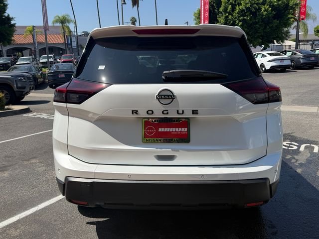 New 2026 Everest White Pearl TriCoat Nissan Dark Armor™ image 6