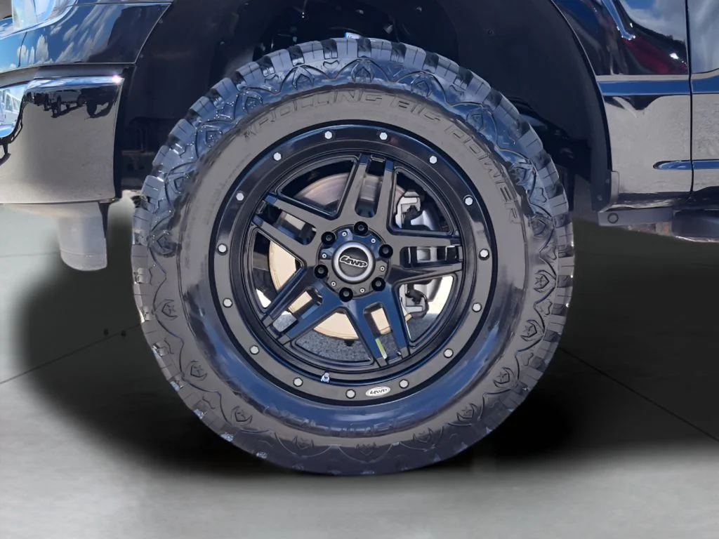 Used 2023 Agate Black Metallic Ford XLT image 25