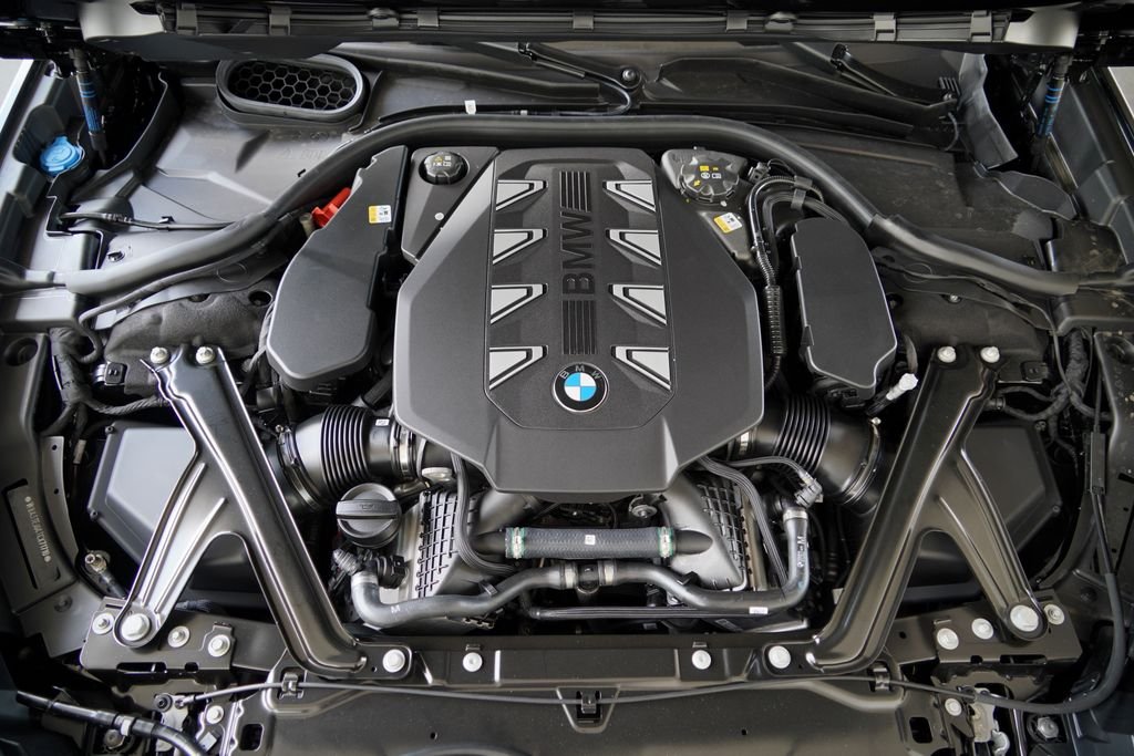 New 2026 Black Sapphire Metallic BMW 760i xDrive image 21