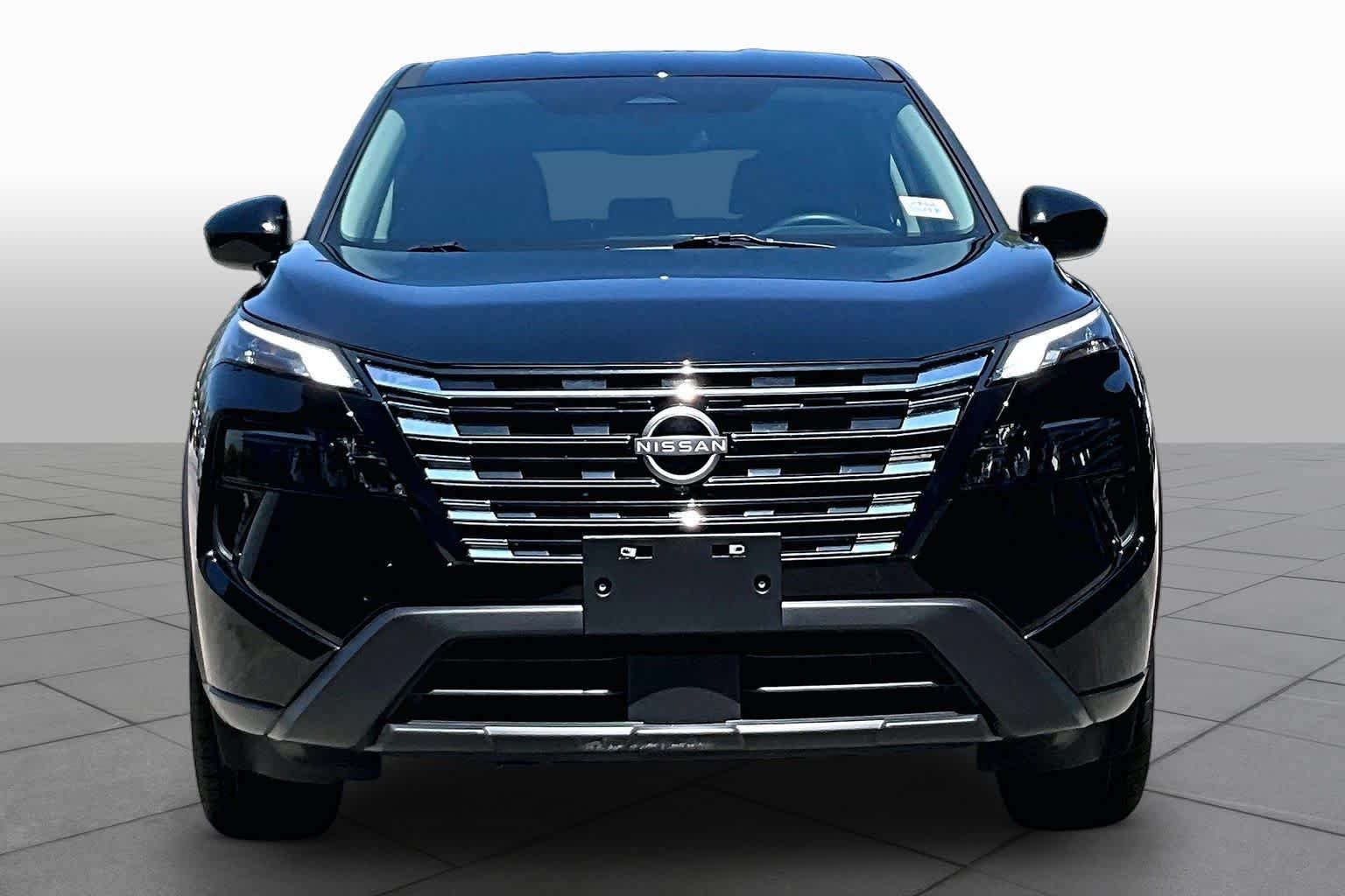 Used 2026 Super Black Nissan SV image 4