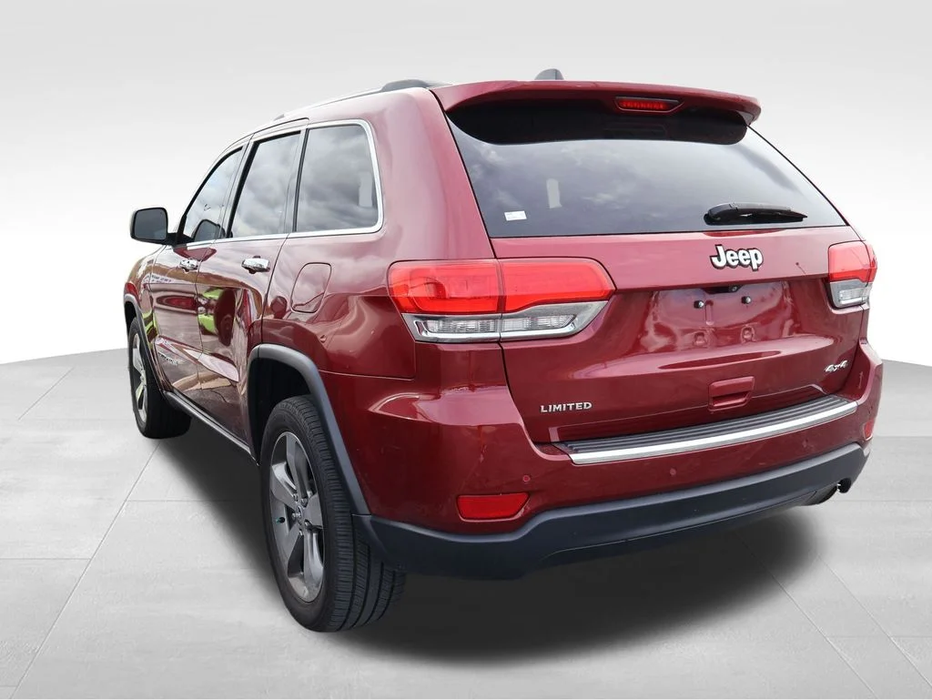Used 2015 Deep Cherry Red Crystal Pearlcoat Jeep Limited image 23