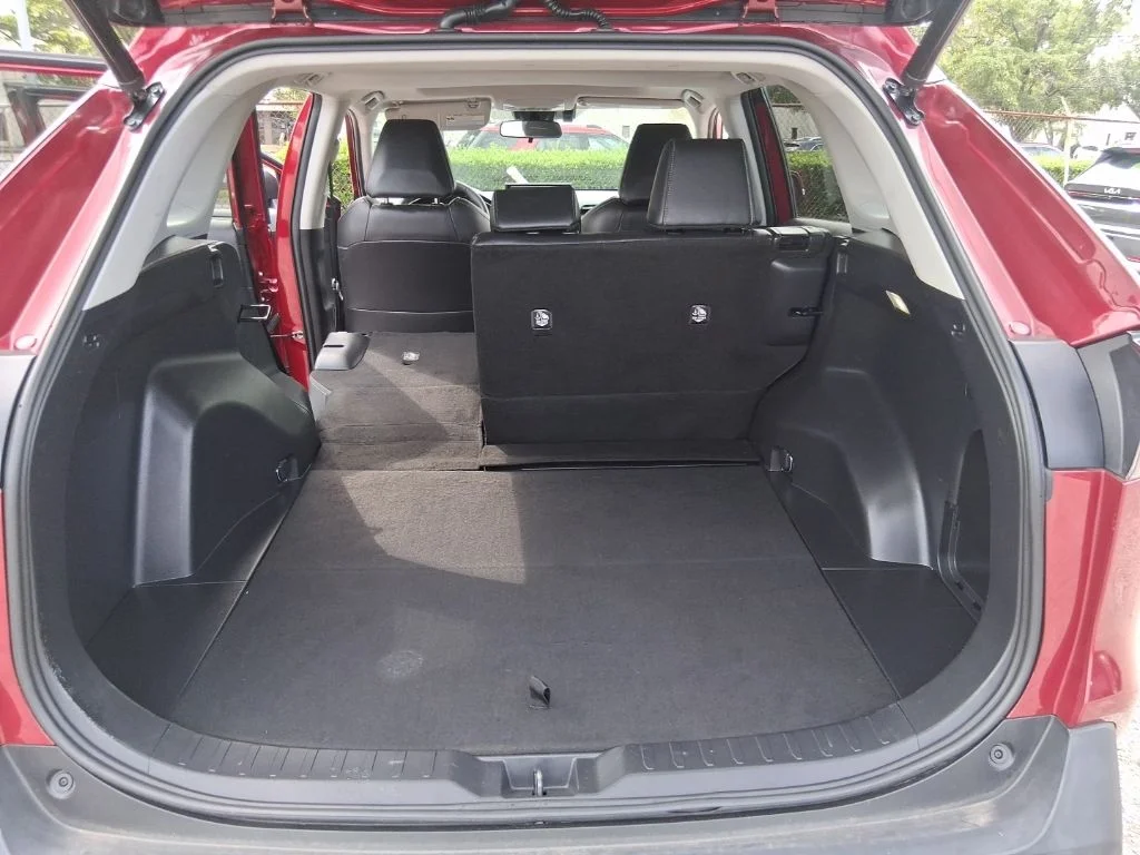 Used 2022 Red Toyota XLE Premium image 21