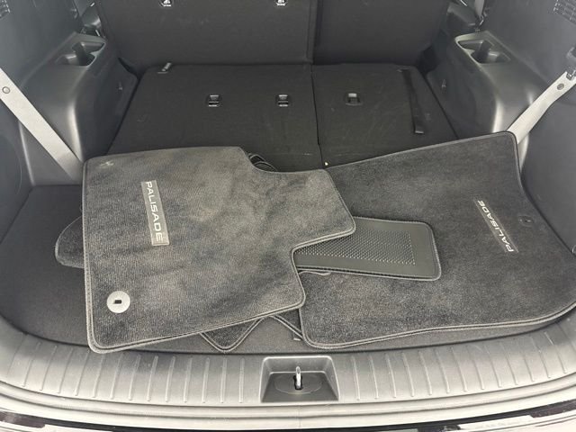 Certified Used 2025 Black Hyundai SE image 28