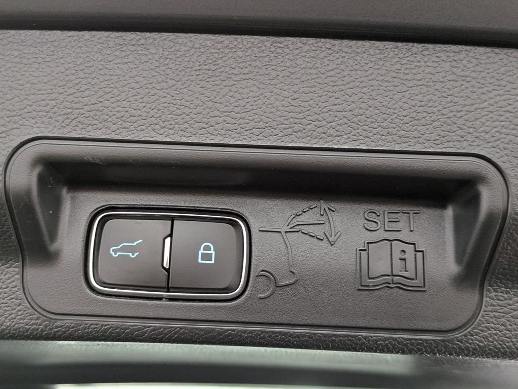 Used 2023 Gray Ford XLT image 15