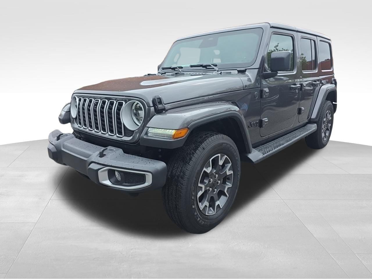 New 2026 Granite Crystal Metallic Clear-Coat Exterior Paint Jeep Sahara image 3