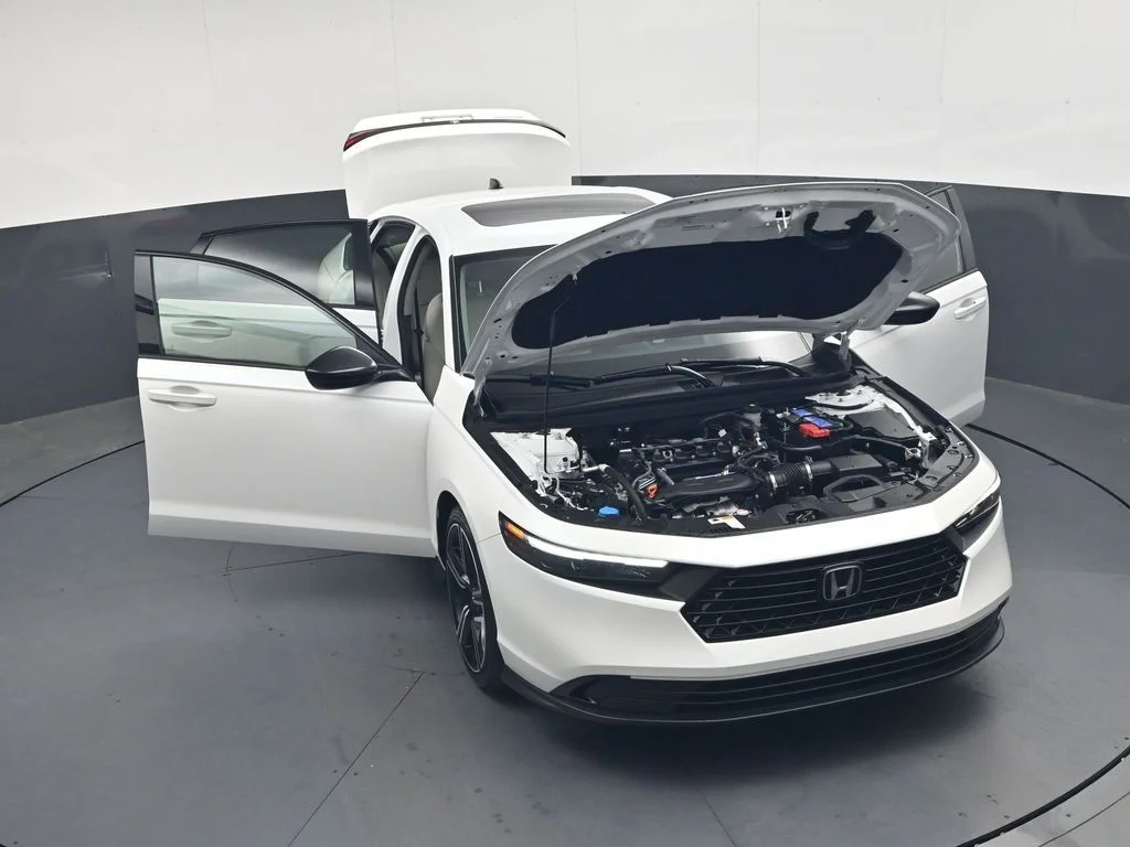 Certified Used 2026 Platinum White Pearl Honda SE image 41