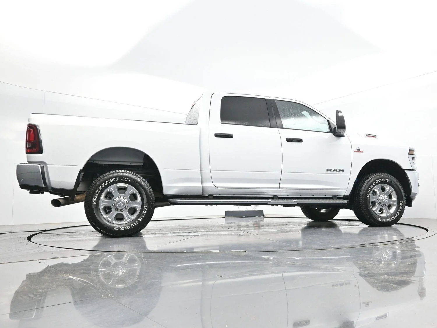 Used 2025 White Ram Big Horn image 51