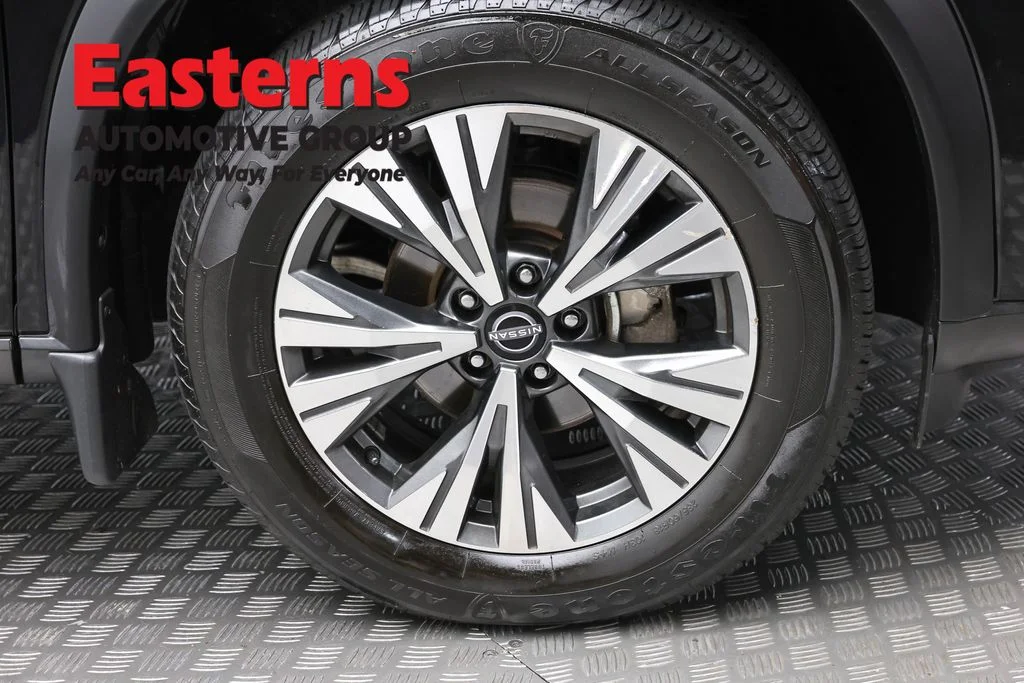 Used 2023 Black Nissan SV image 27