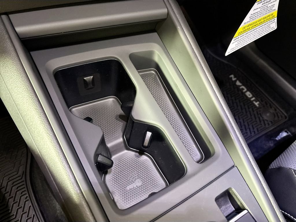 New 2026  Volkswagen SE R-Line Black image 15