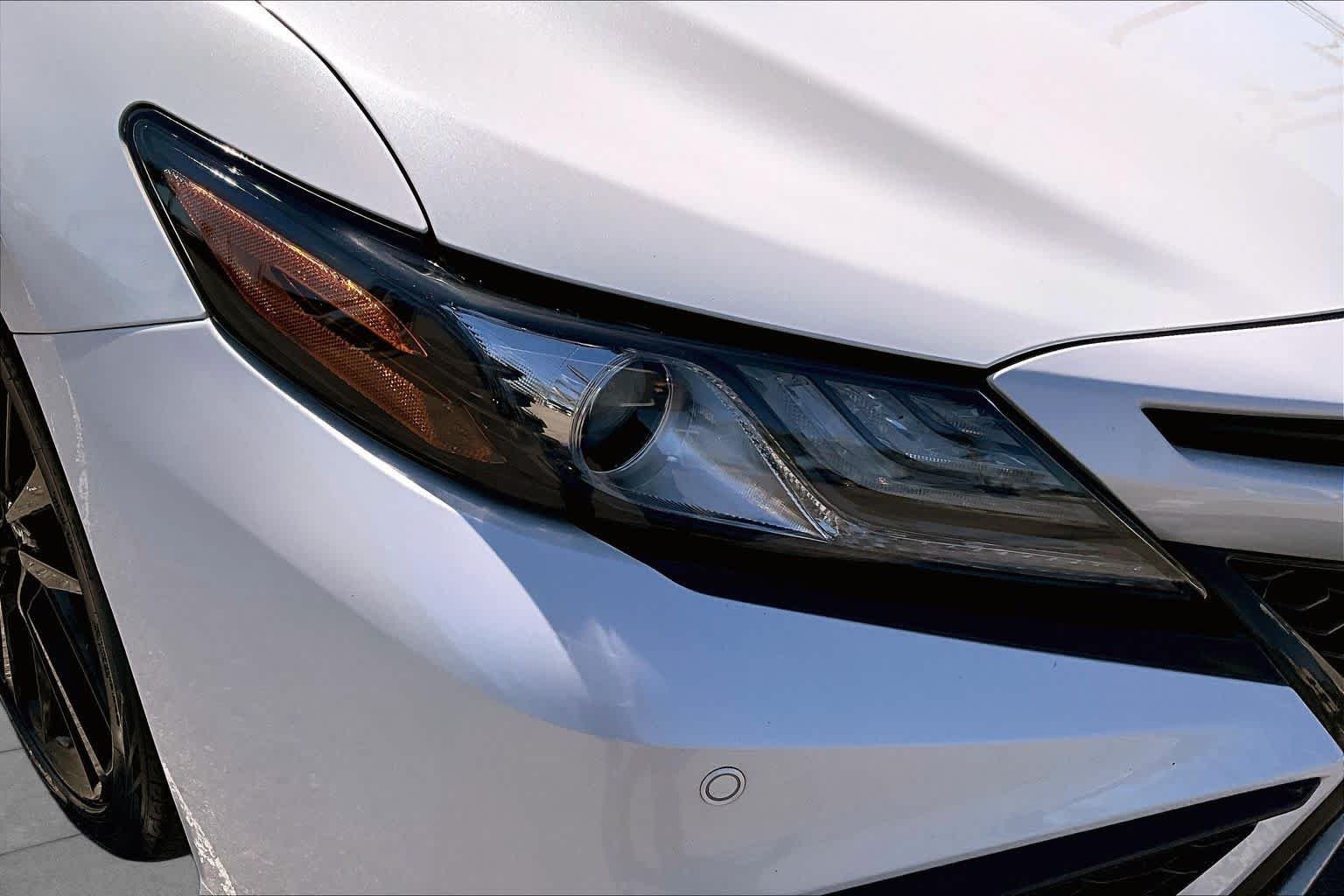 Used 2023 Wind Chill Pearl/Midnight Black Metallic Toyota Hybrid XSE image 26
