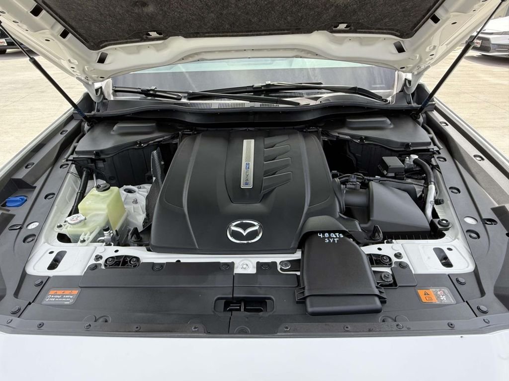 Used 2024 White Mazda Preferred image 13