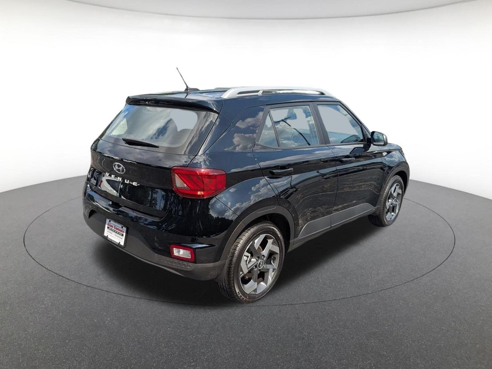 New 2026 Onyx Black Hyundai SEL image 4