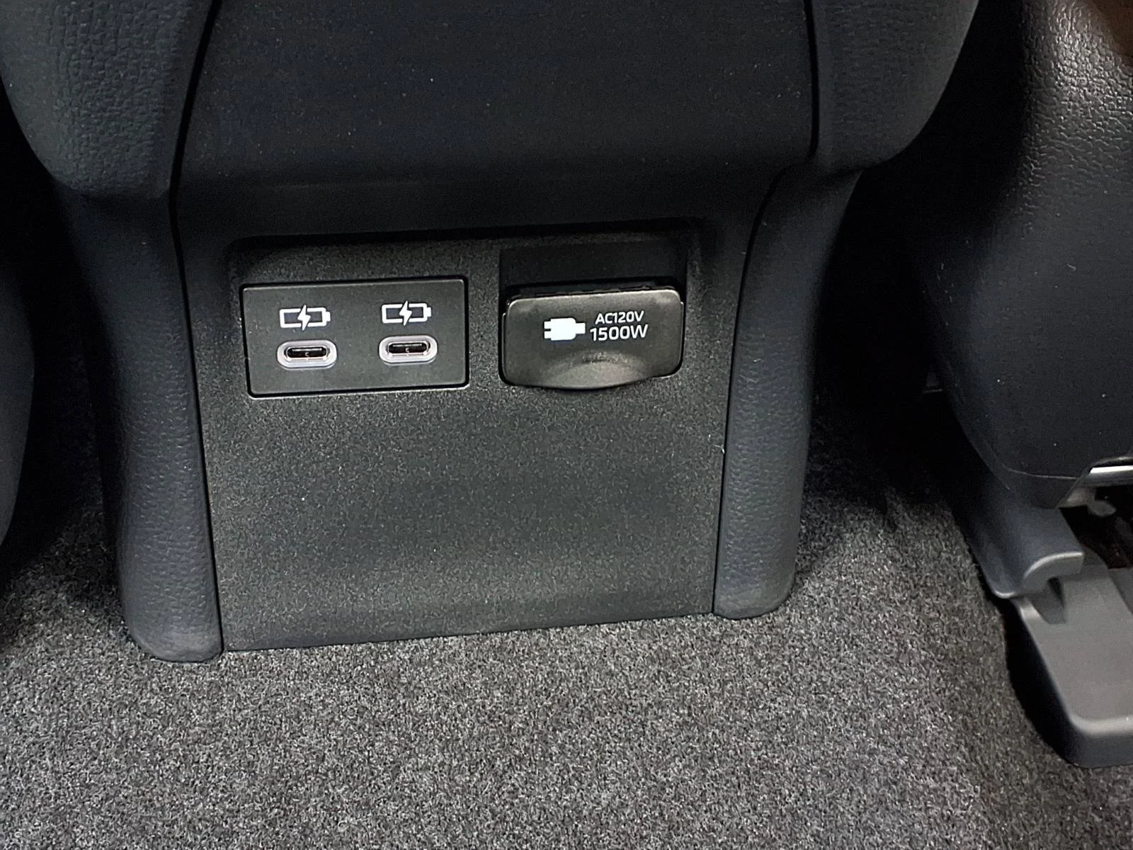 New 2026 Wind Chill Pearl <sup>1</sup> Toyota  SE image 18