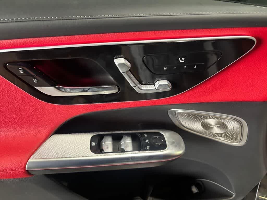 New 2026 2040/Black Mercedes-Benz GLC 300 image 9