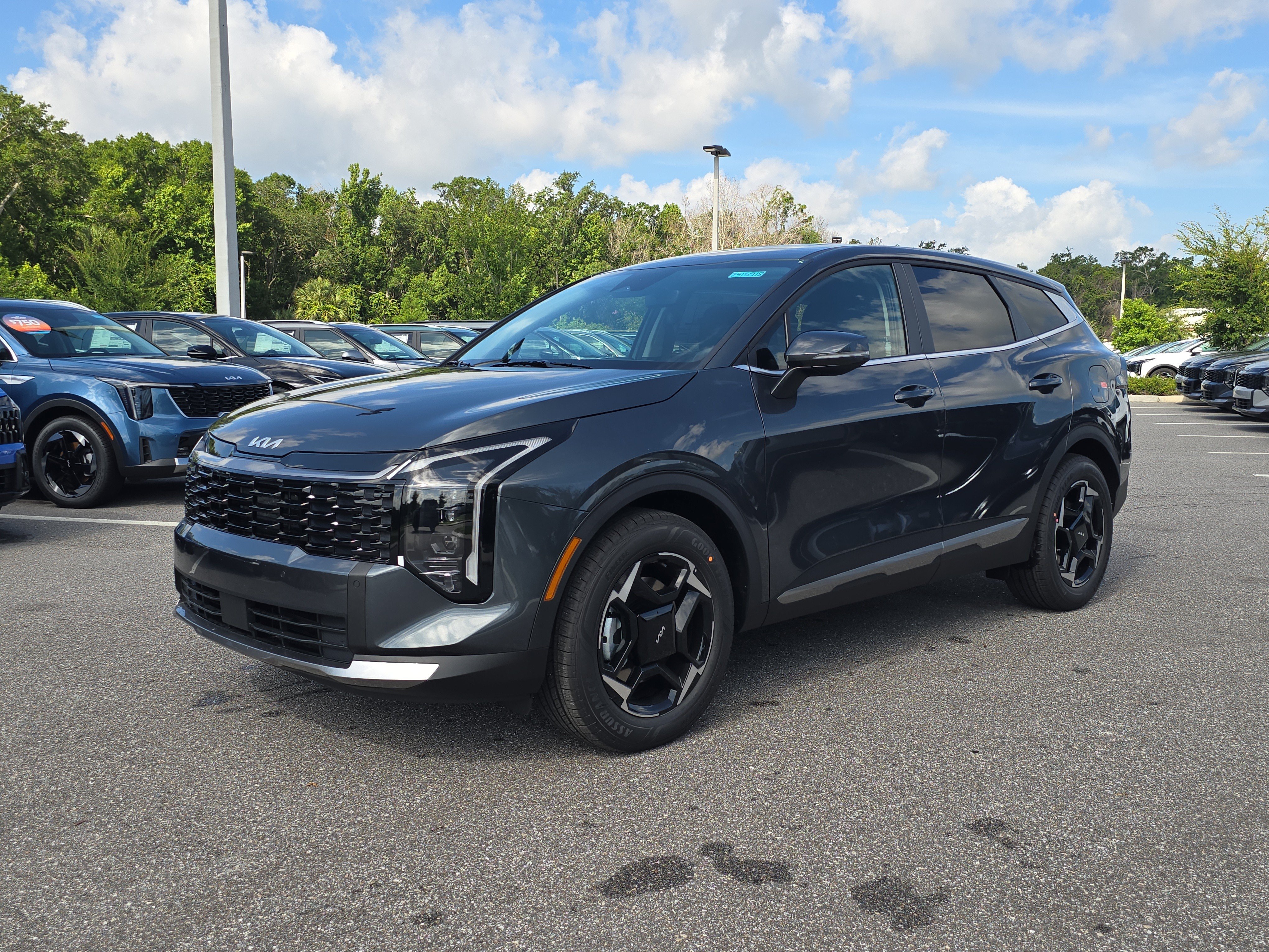New 2026 Gravity Gray Kia EX image 4