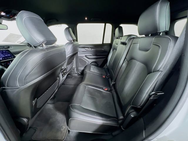 Used 2024 White Jeep Altitude image 23