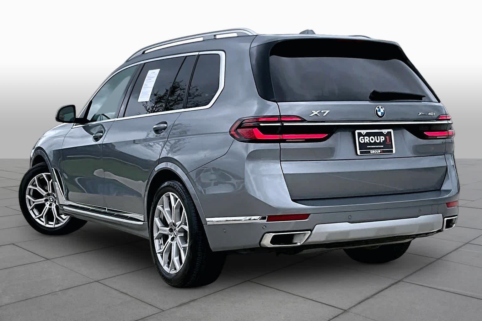Used 2026 Skyscraper Grey Metallic BMW xDrive40i image 11