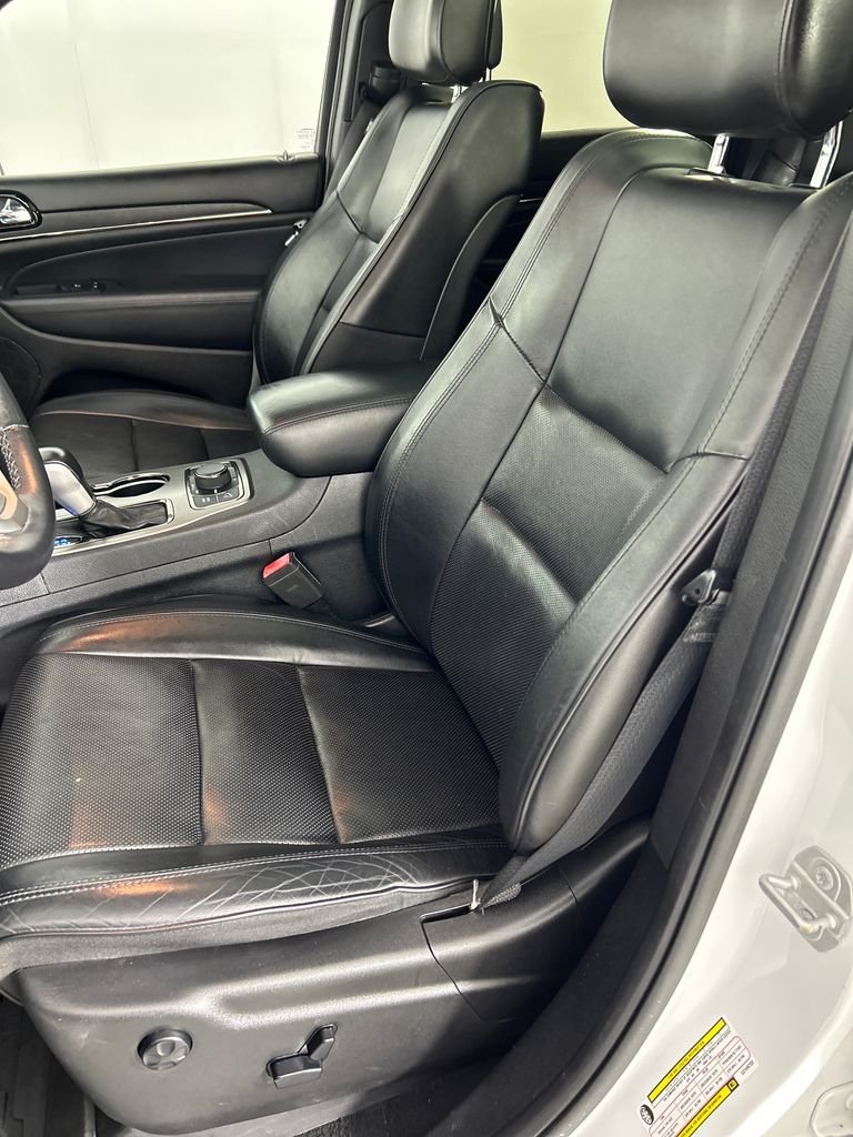 Used 2020 White Jeep Overland image 12