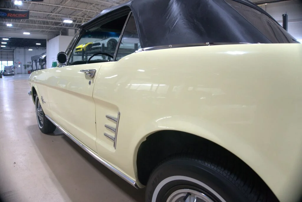 Used 1966 Yellow Ford  image 18