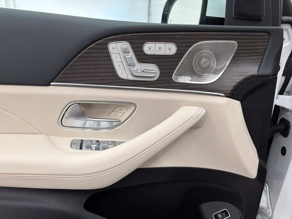 New 2027 White Mercedes-Benz GLS 450 image 14