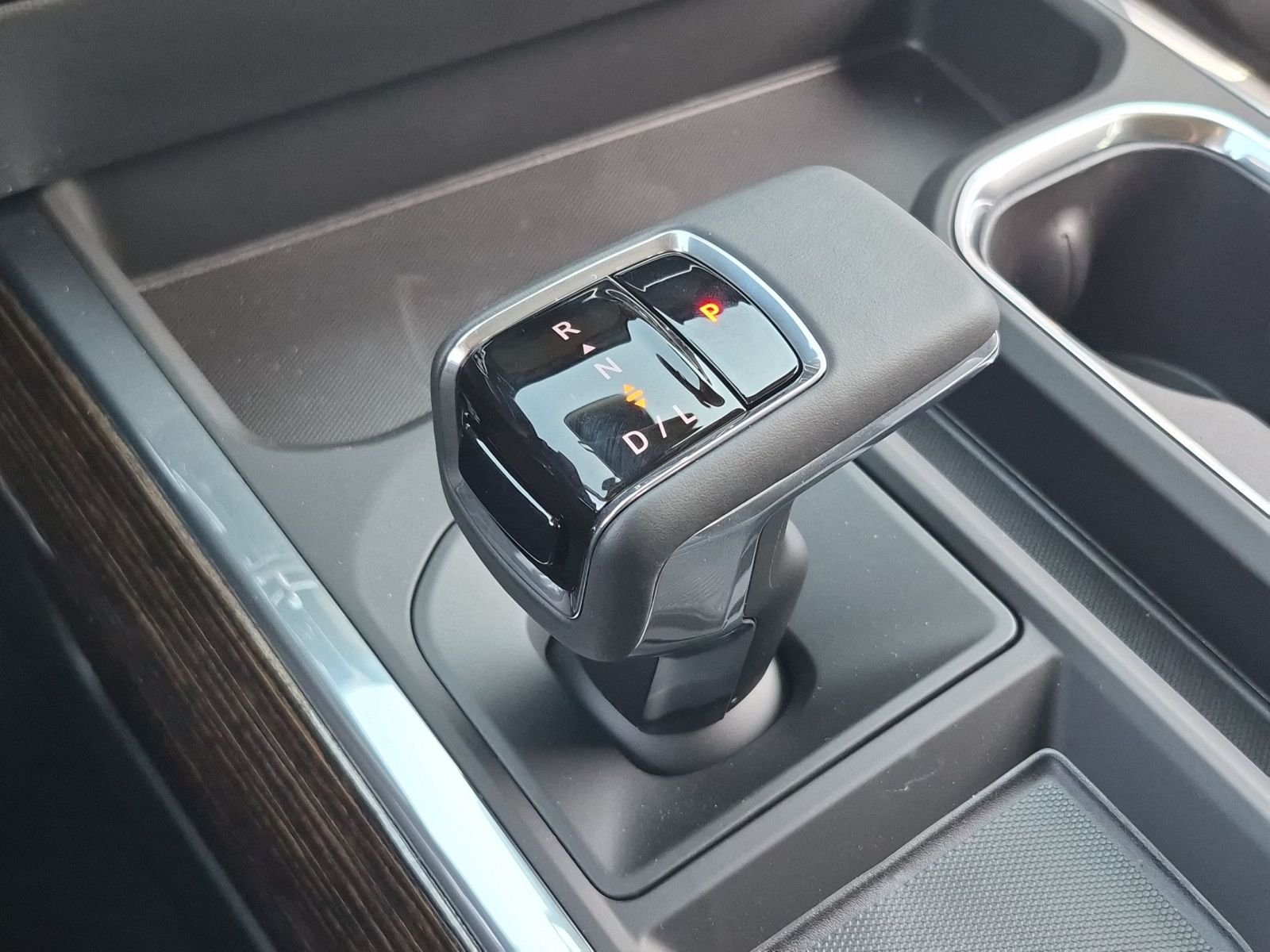 New 2026 Onyx Black GMC Elevation image 15