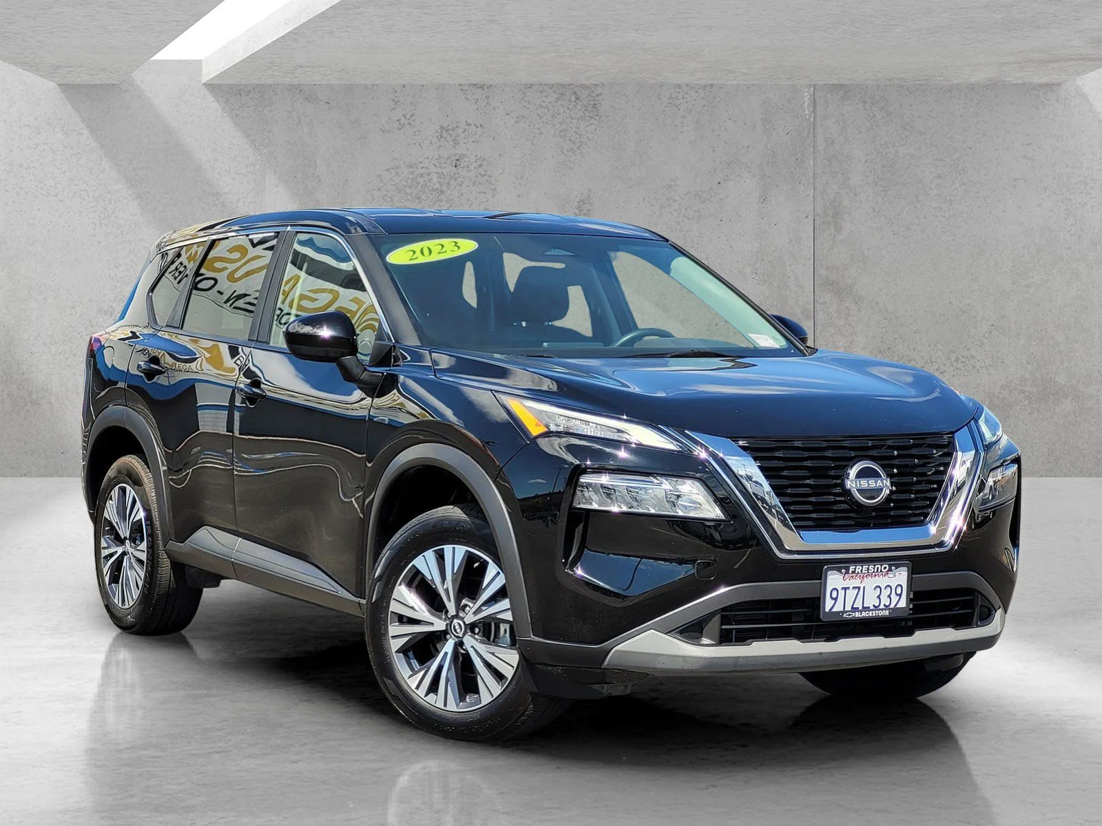 2023 Nissan Rogue SV FWD's photo