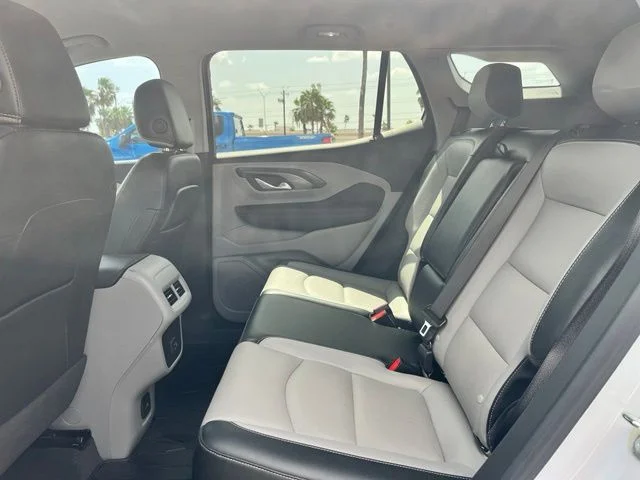 Used 2023 White GMC SLT image 23