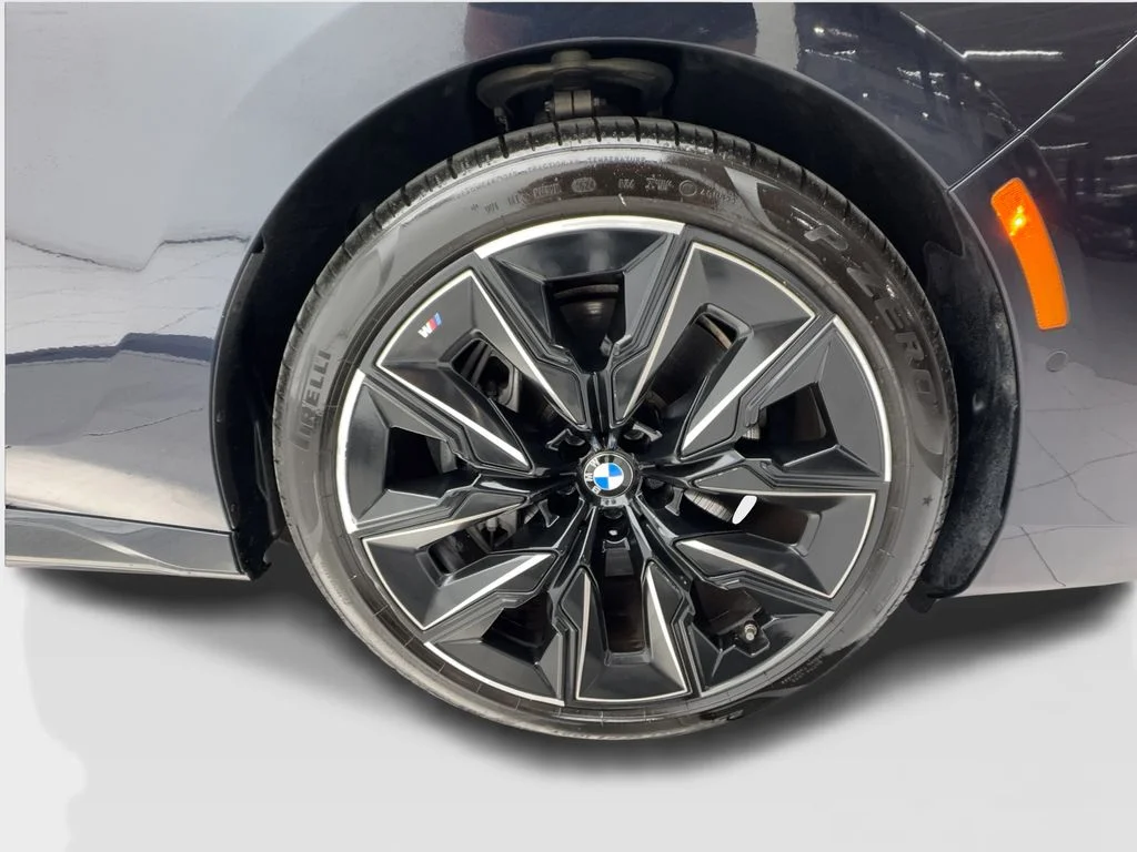 Used 2023 Black BMW 740i image 14