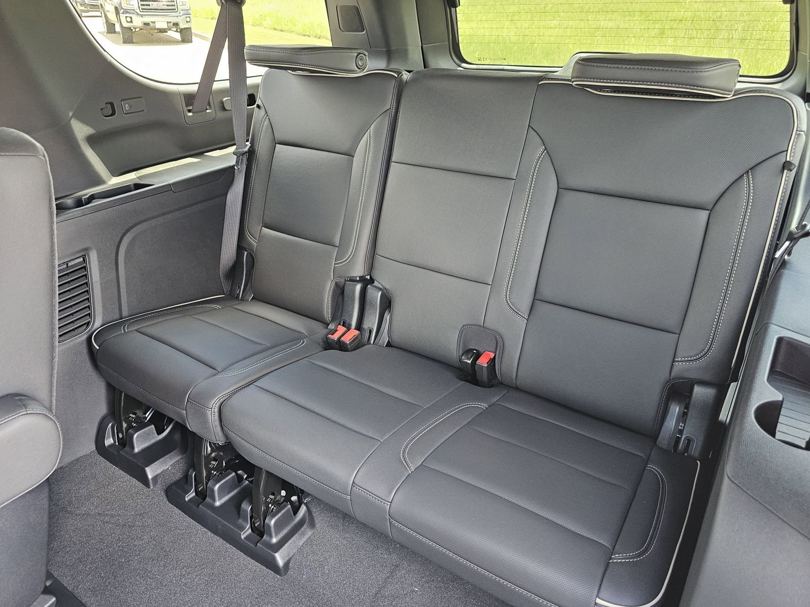 2025 Chevrolet Suburban Premier - Photo 21