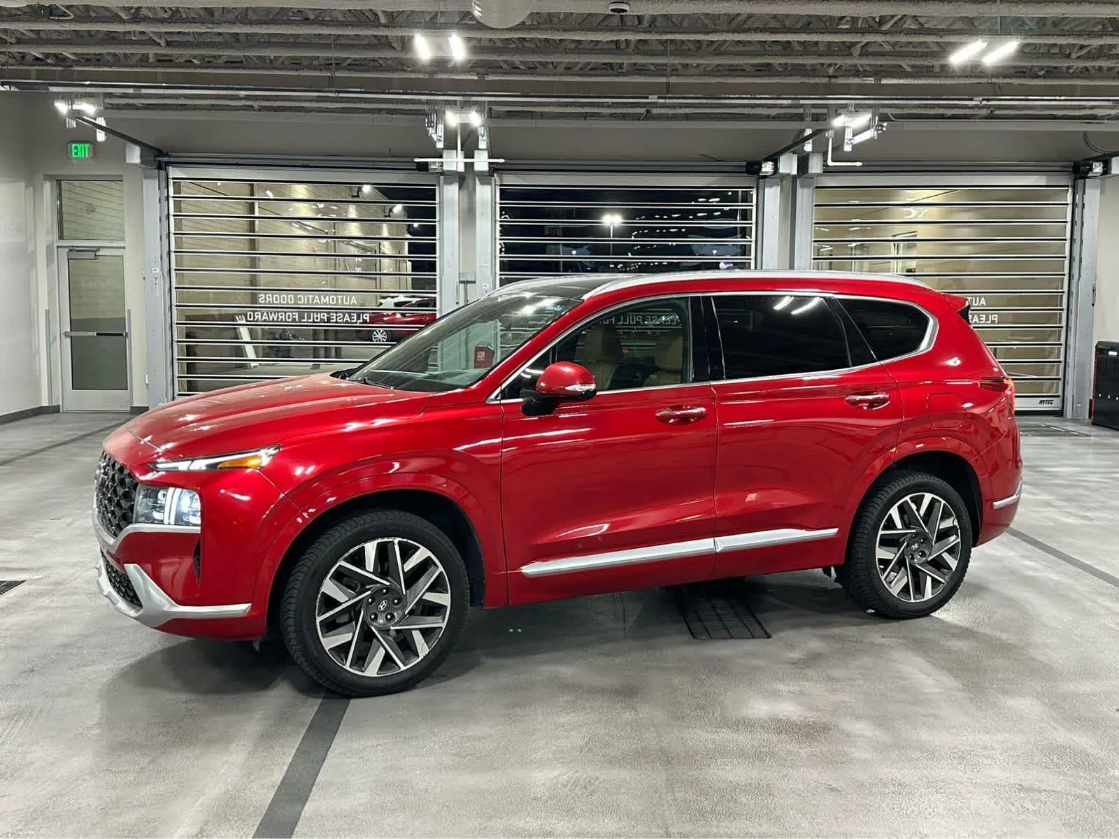 2021 Hyundai Santa Fe Calligraphy 2.5 AWD 20" Wheels's photo