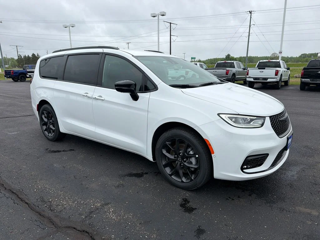 2026 Chrysler Pacifica Select - Photo 7