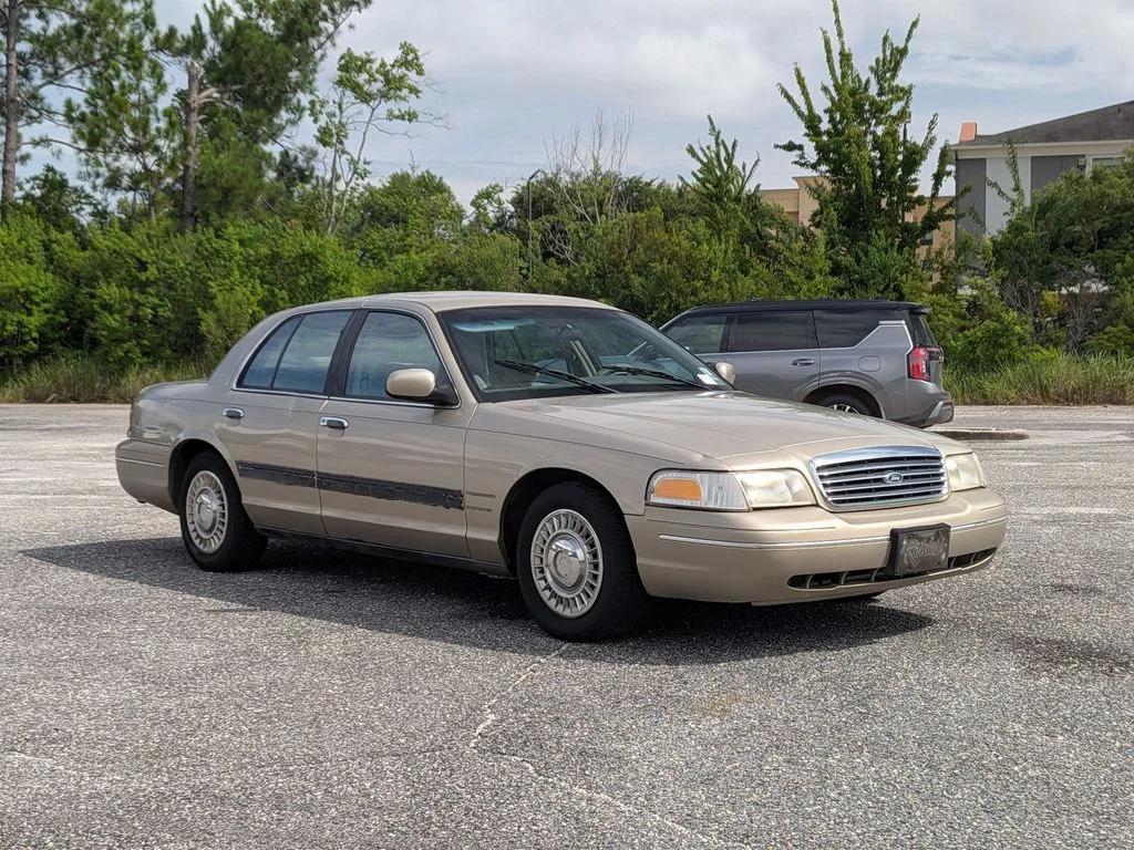 Used 1999  Ford Base image 7