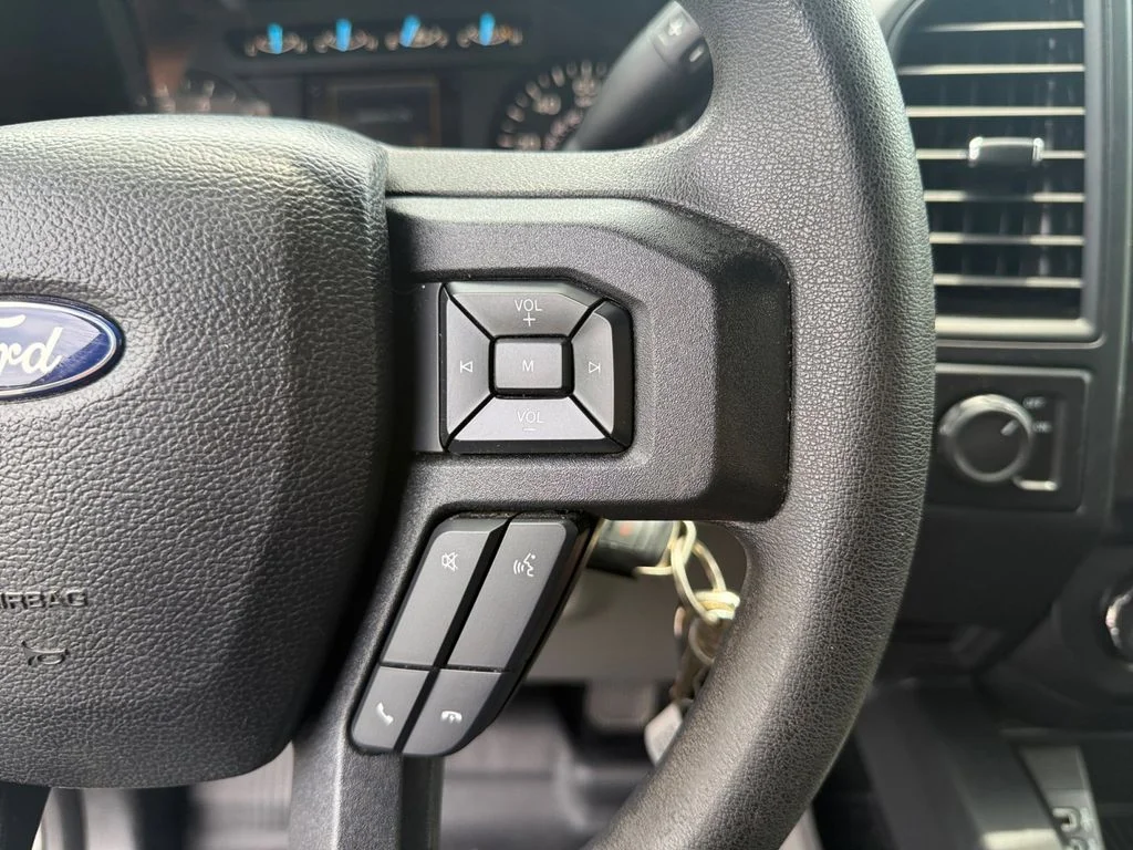 Used 2018 Silver Ford XL image 30