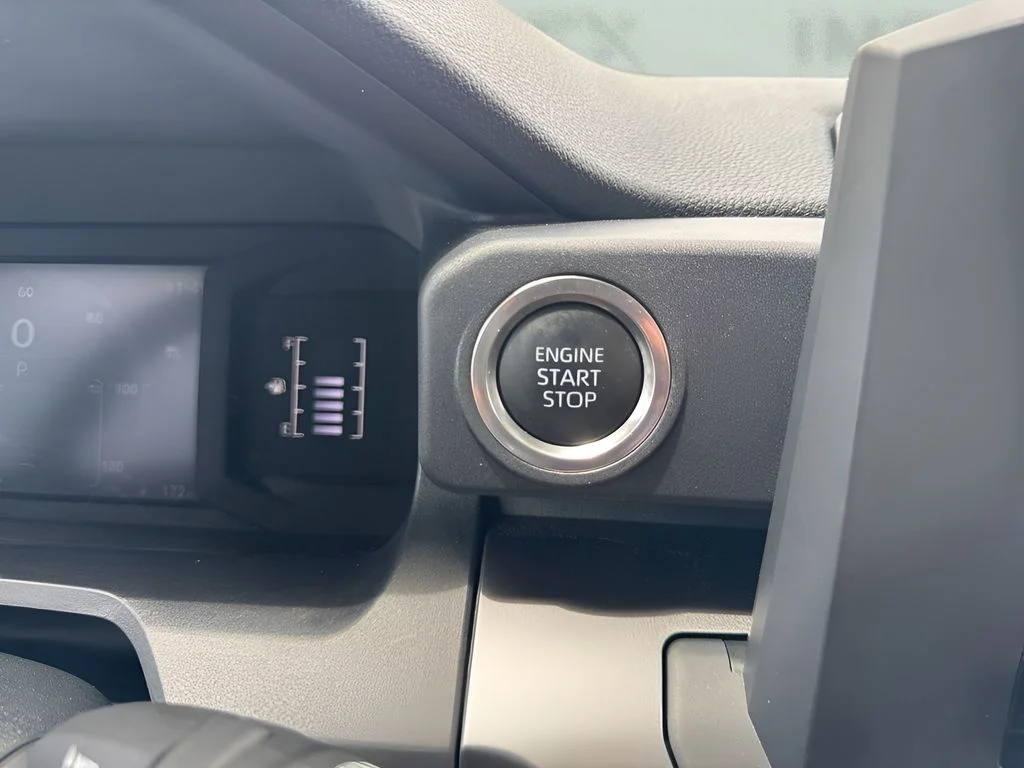 Used 2025  Toyota SR5 image 18