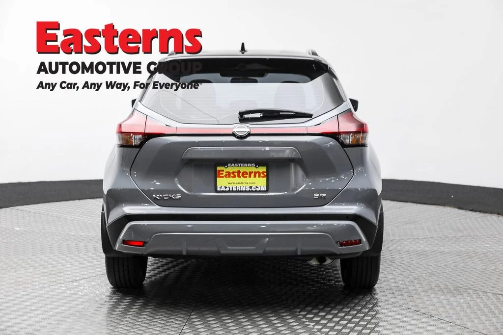 Used 2023 Gray Nissan SR image 6