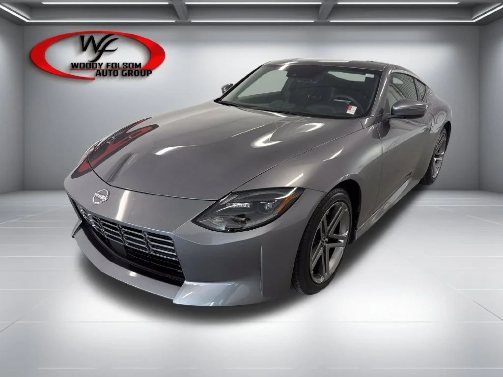 Used 2025 Gray Nissan Sport image 3