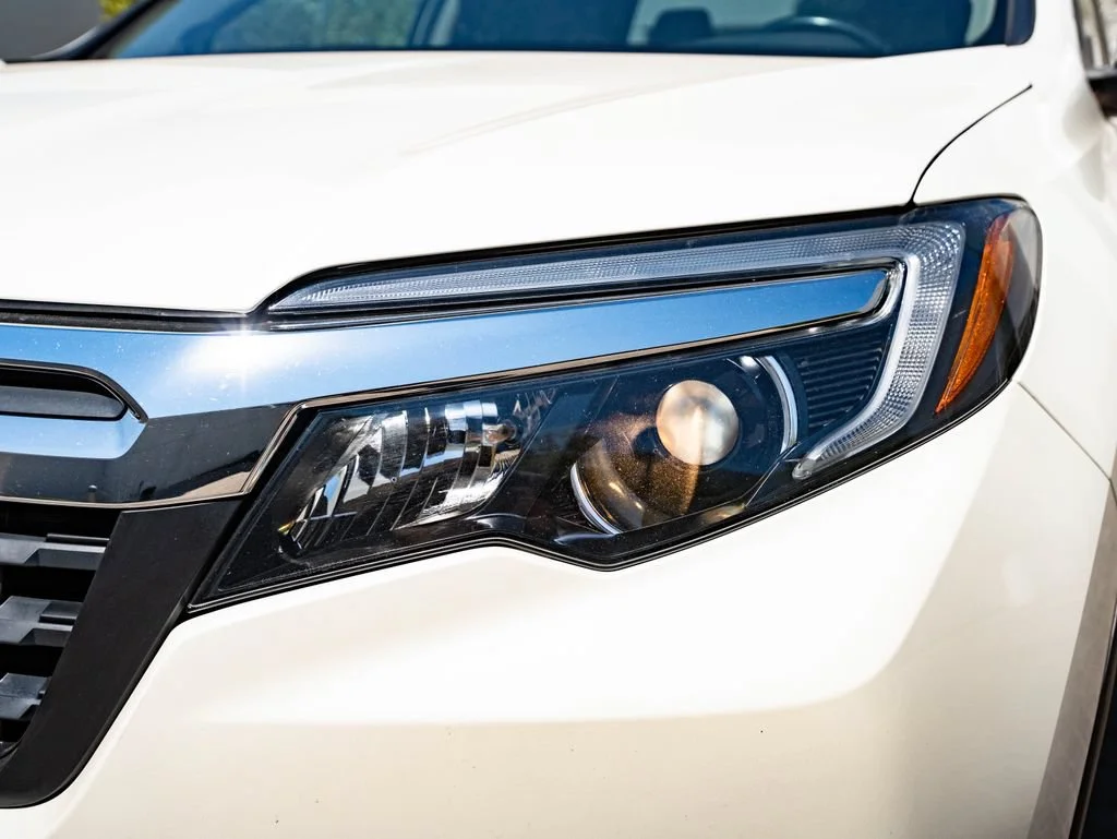 Used 2017 White Diamond Pearl Honda RTL image 14