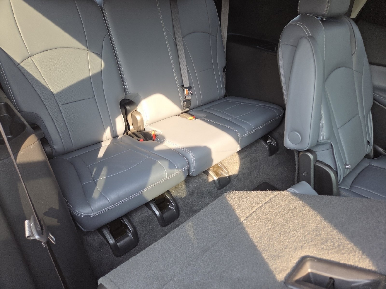 Used 2020 Quicksilver Metallic Buick Premium Group image 31