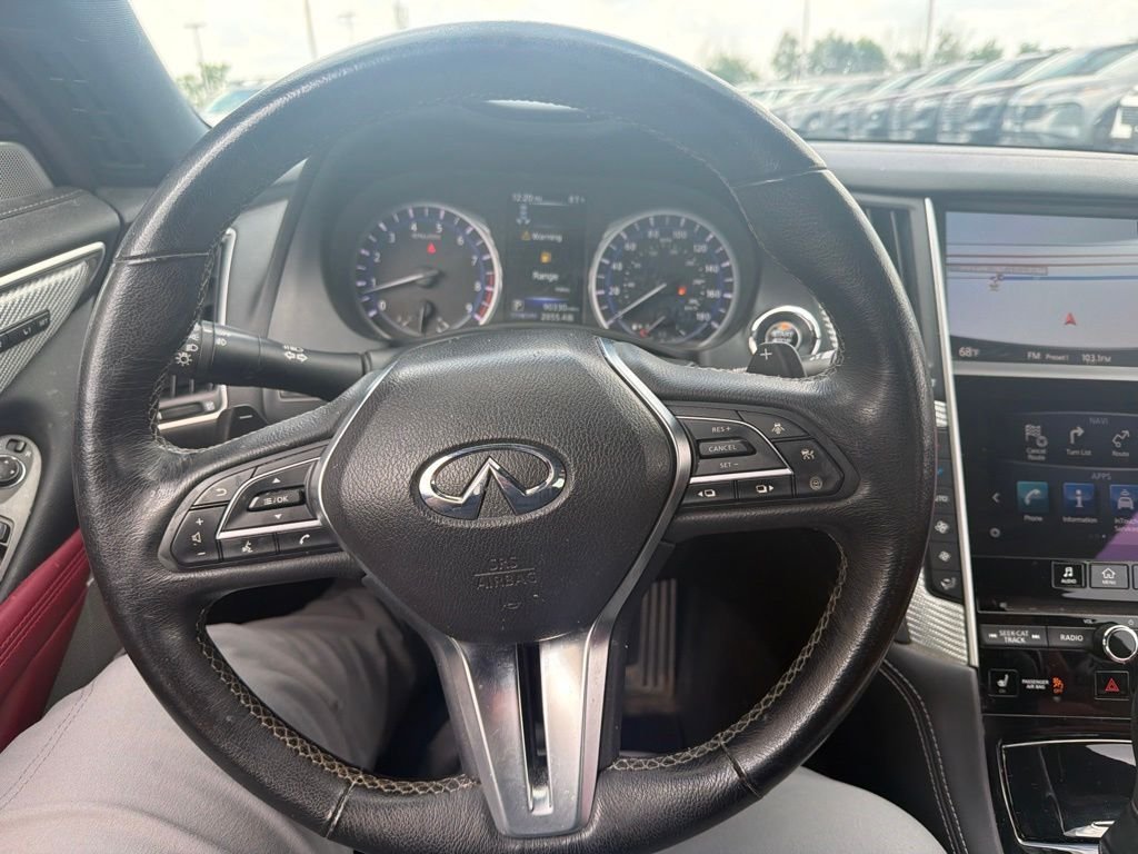 Used 2017 White INFINITI Red Sport 400 image 1