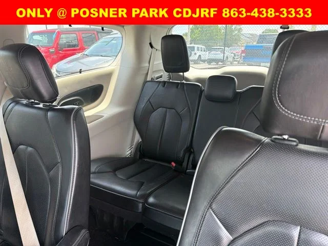 Used 2020 Gray Chrysler Limited image 8