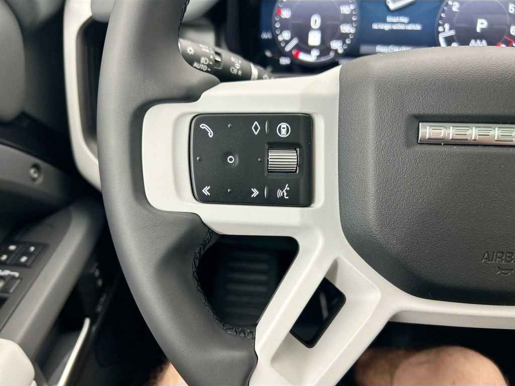 2026 Land Rover Defender X-Dynamic SE - Photo 11