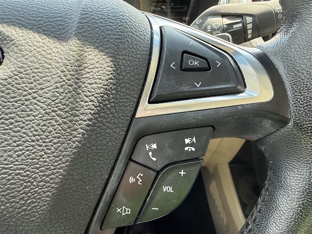 Used 2018 White Platinum Metallic Tri-Coat Ford Titanium image 23