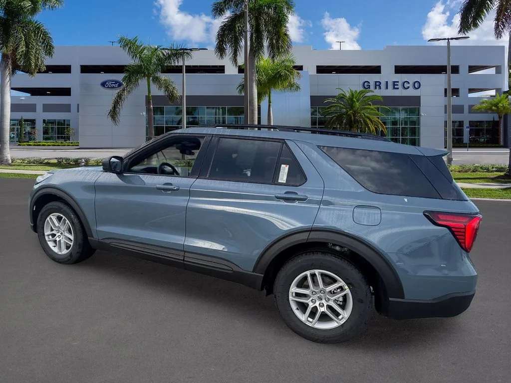 New 2027 Vapor Blue Metallic Ford Active image 5