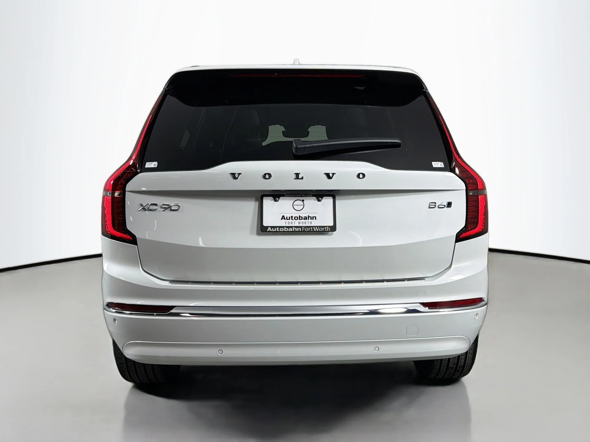 New 2026 Crystal White Volvo Plus image 7