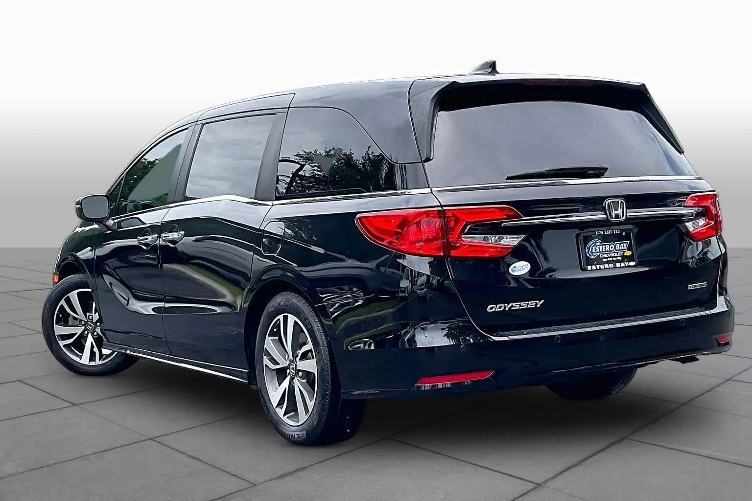 Used 2023 Crystal Black Pearl Honda Touring image 12