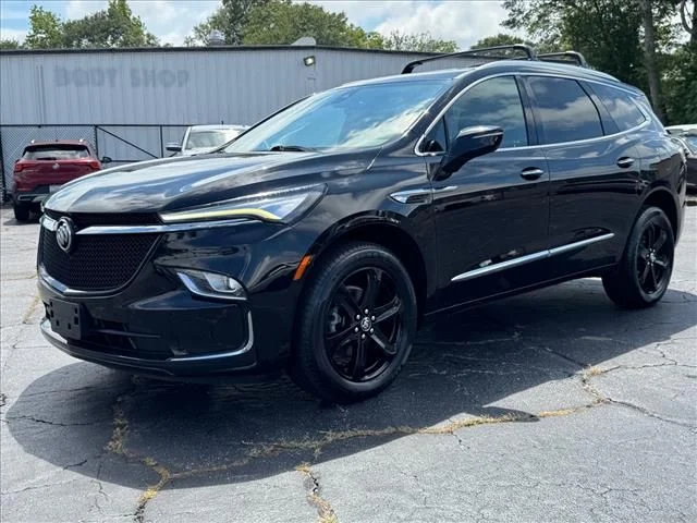 Used 2023 Black Buick Essence image 5