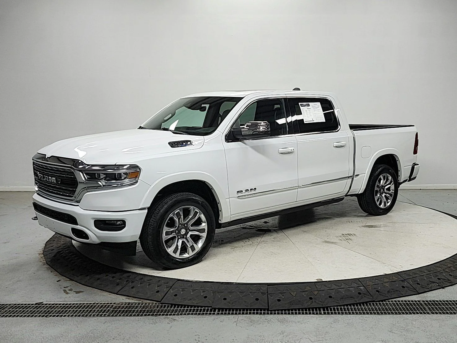 Used 2023 White Ram Limited image 3