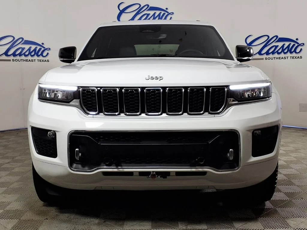 Used 2023 Bright White Cl Jeep Overland image 3